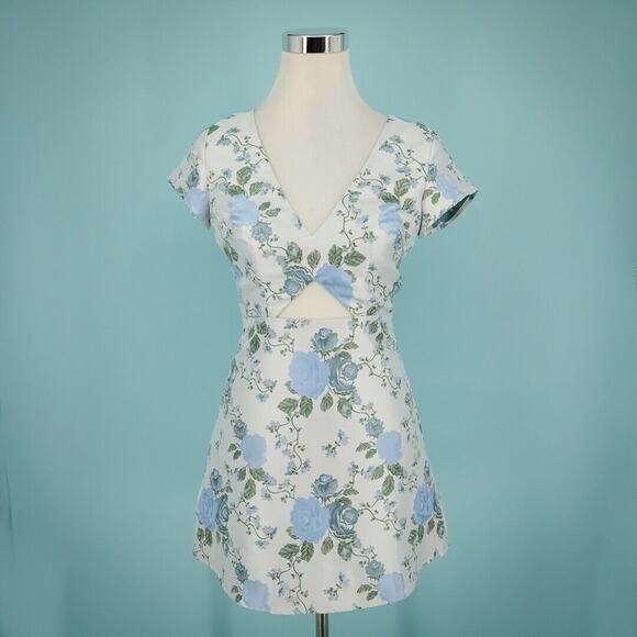 superdown Dresses & Skirts - Superdown Size XS Floral V Neck Cut Out Short Sleeve Fit Flare Mini Dress